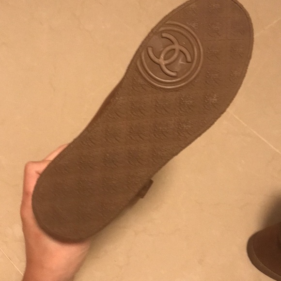 Chanel boots that are limited edition got them a while back and wore them once - Picture 4 of 5